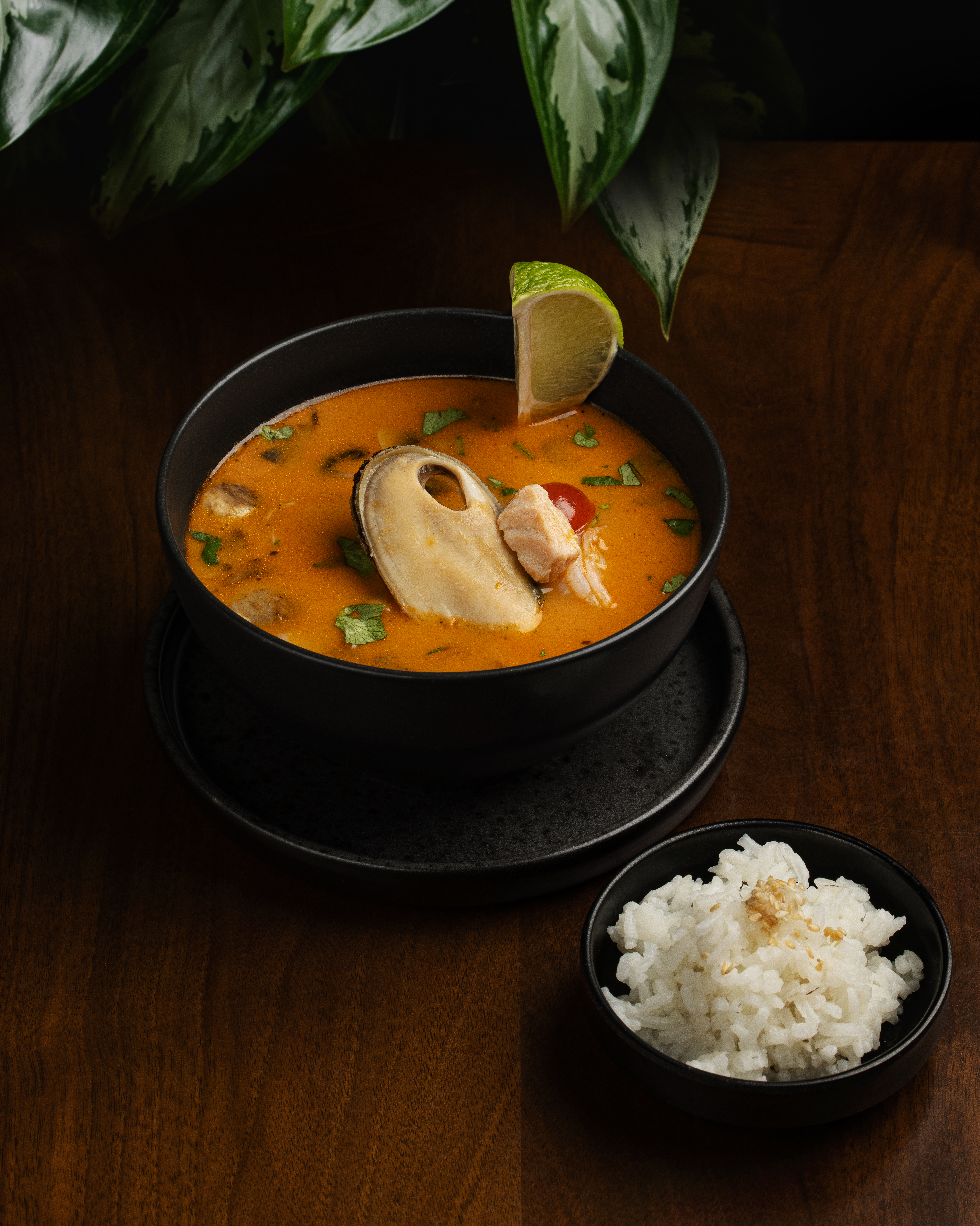 Tomyam Sup Dəniz məhsulları ilə  